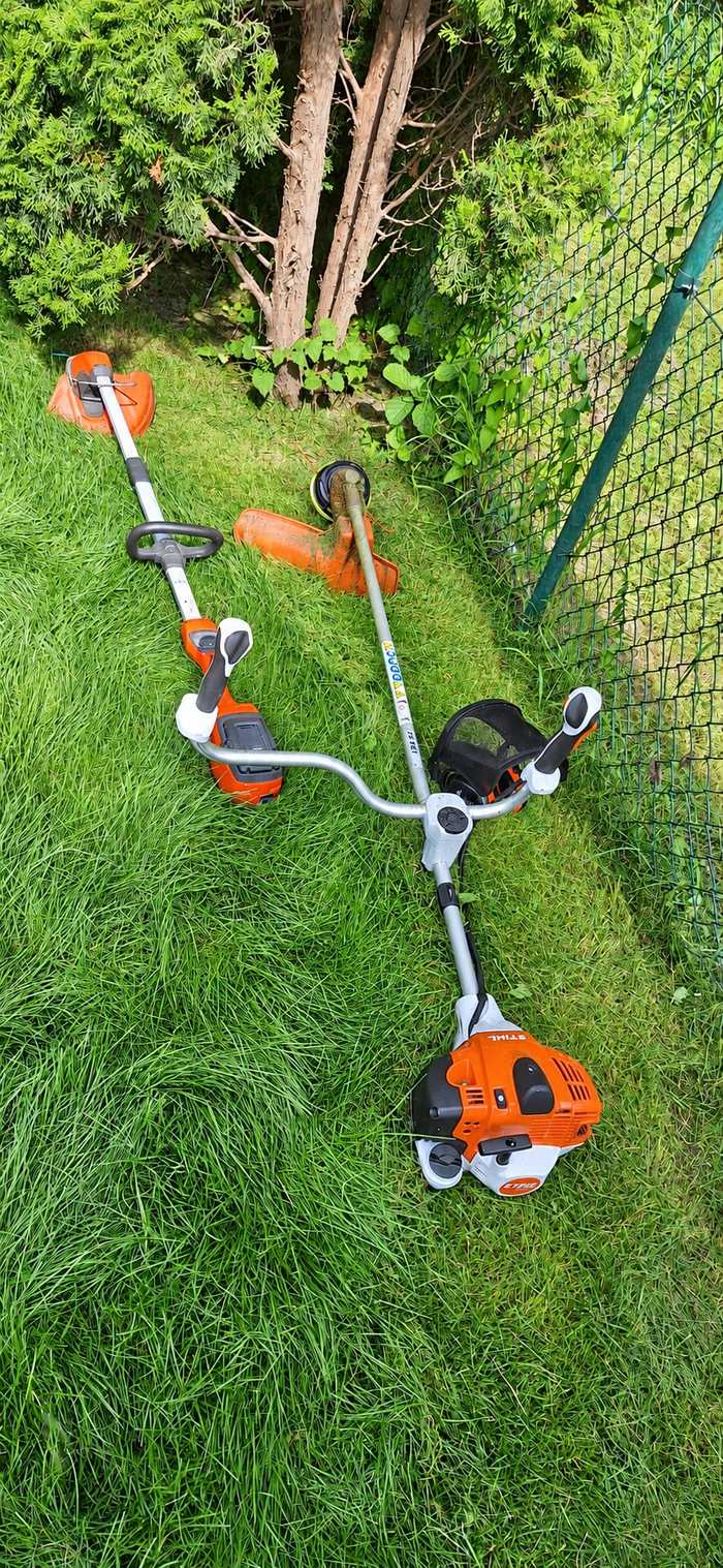 Kosa spalinowa Stihl na trawniku